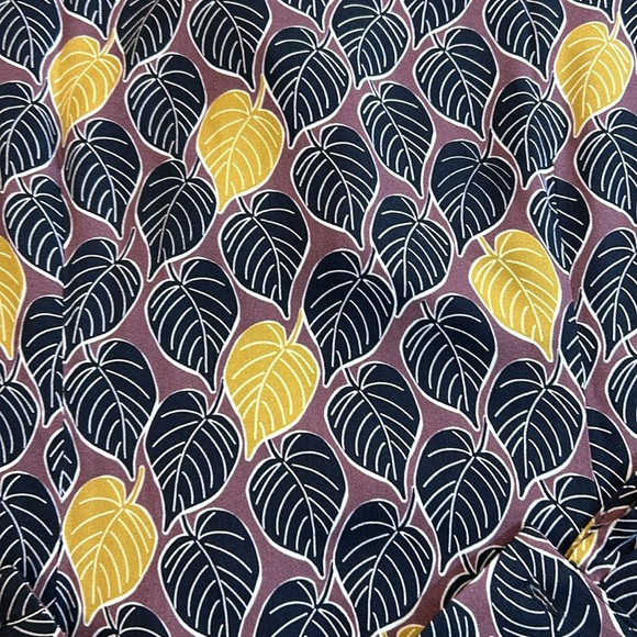 Ladies Ellen Eisemann Top. - Picture 5 of 5